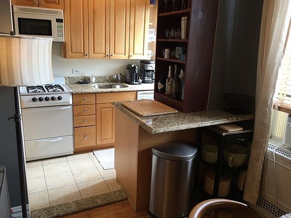 5th image of 333 W 56th St APT 9N