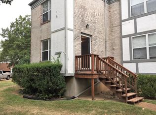 10225 Squire Meadows Dr, Saint Louis, MO 63123