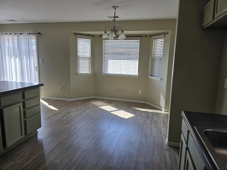 2837 Margo Ct — Photo 10