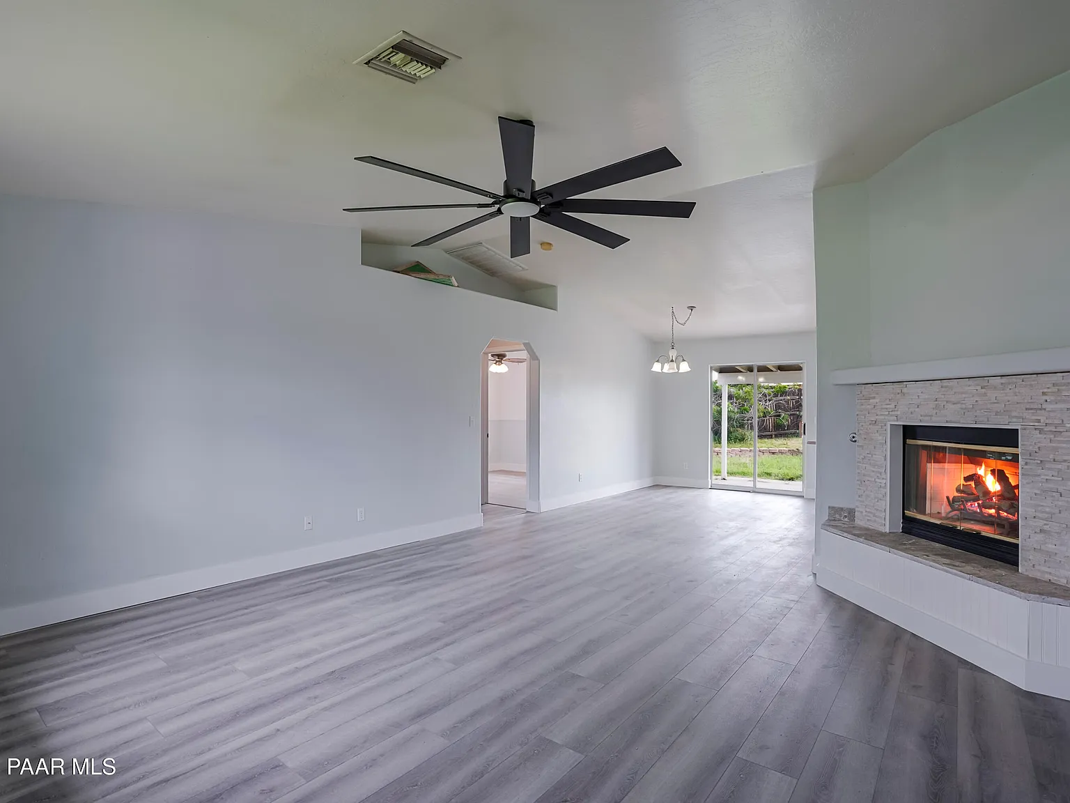 4 bed, 2.0 bath, 1525 sqft, $2,350 — Photo 3
