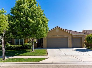 3324 Sierra Madre Ave, Clovis, CA