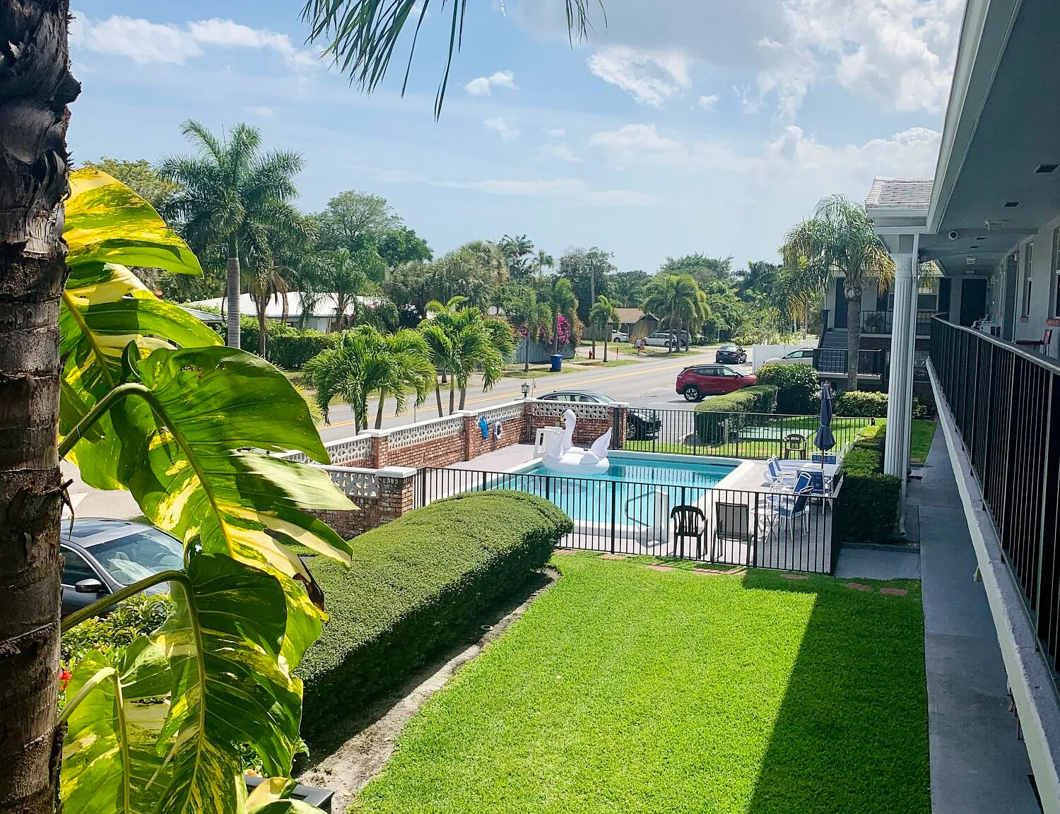 2 bed, 2.0 bath, 1000 sqft, $2,500 — Photo 2