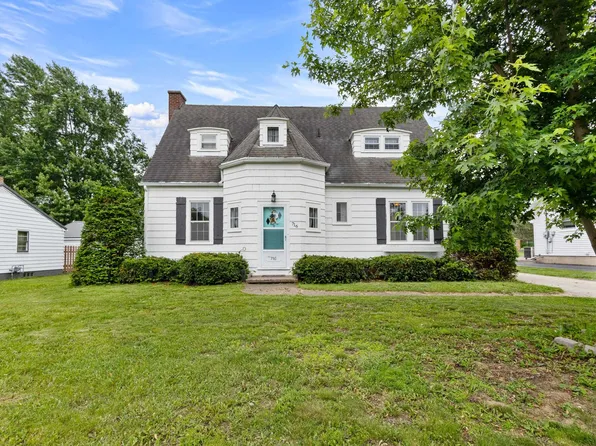 716 W Main St, Hortonville, WI 54944