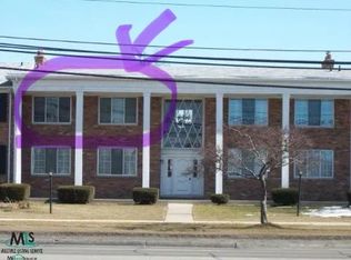 29252 Hoover Rd, Warren, MI 48093