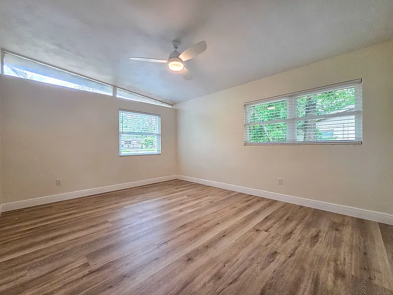 3702 NW 22nd Pl — Photo 21