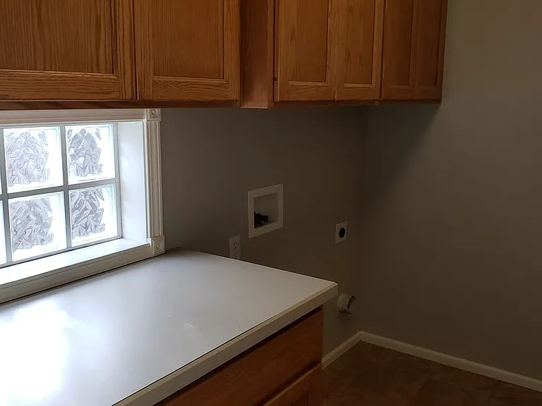1570 Kingston Way — Photo 12