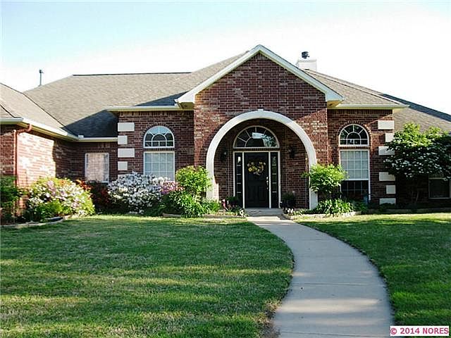 1st image of 1803 Forest Park Dr