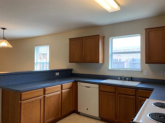 4th image of 4807 Topaz Ln