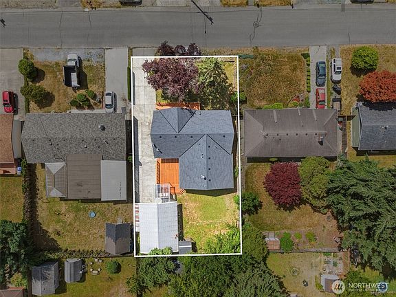 2nd image of 8527 9th Avenue SE