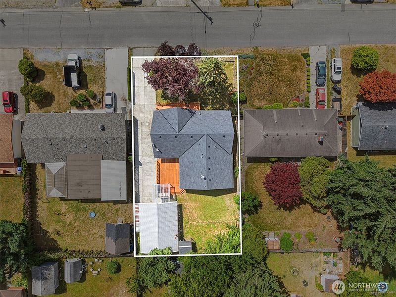 2nd image of 8527 9th Avenue SE