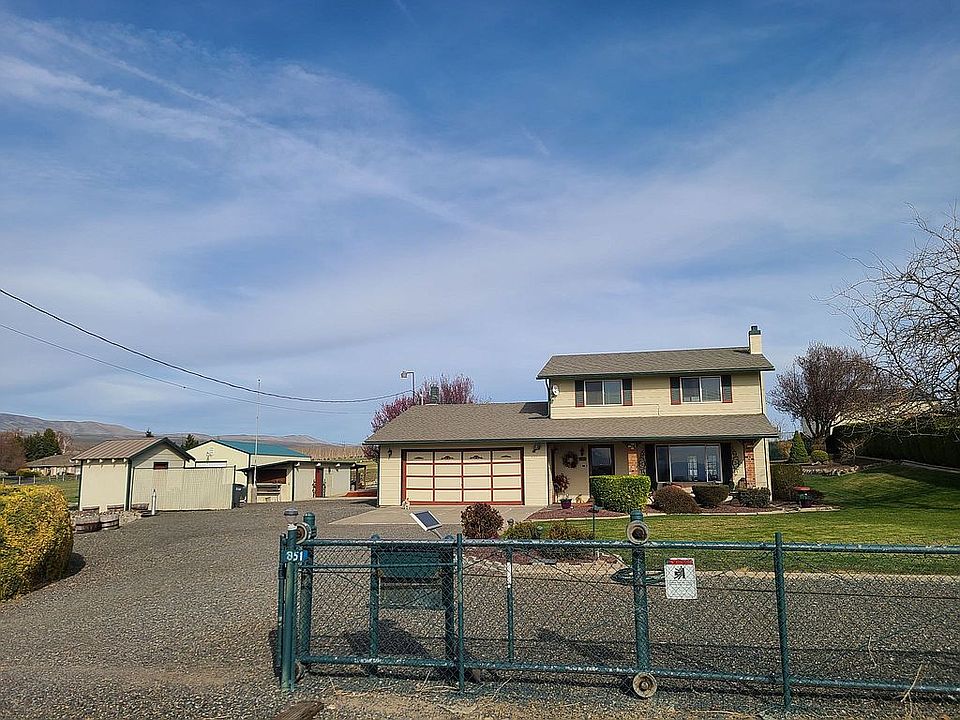 House and 24'x40' barn 
