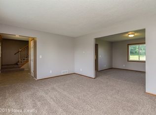 6015 Brookview Dr, West Des Moines, IA 50266