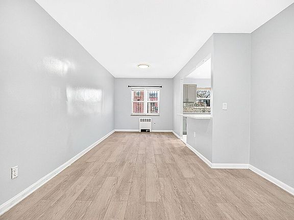 5th image of 1304 Hobart Ave