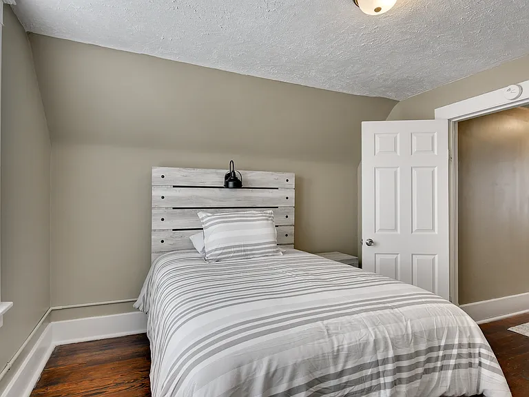 4663 Marcy St — Photo 34