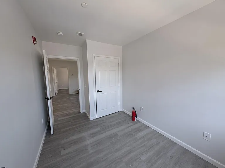 1413 Arctic Ave — Photo 9