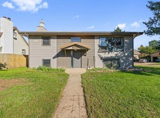 2212 Elmhurst Dr, Rapid City, SD 57702