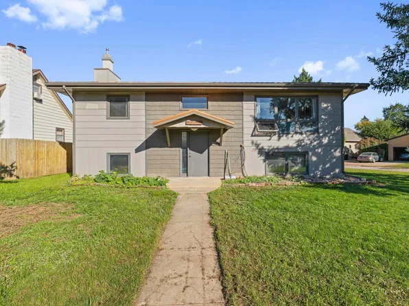 2212 Elmhurst Dr, Rapid City, SD 57702