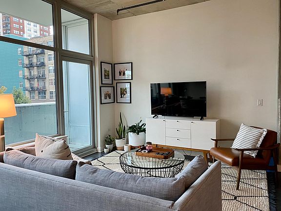 3rd image of 50 E 16th St Unit 314