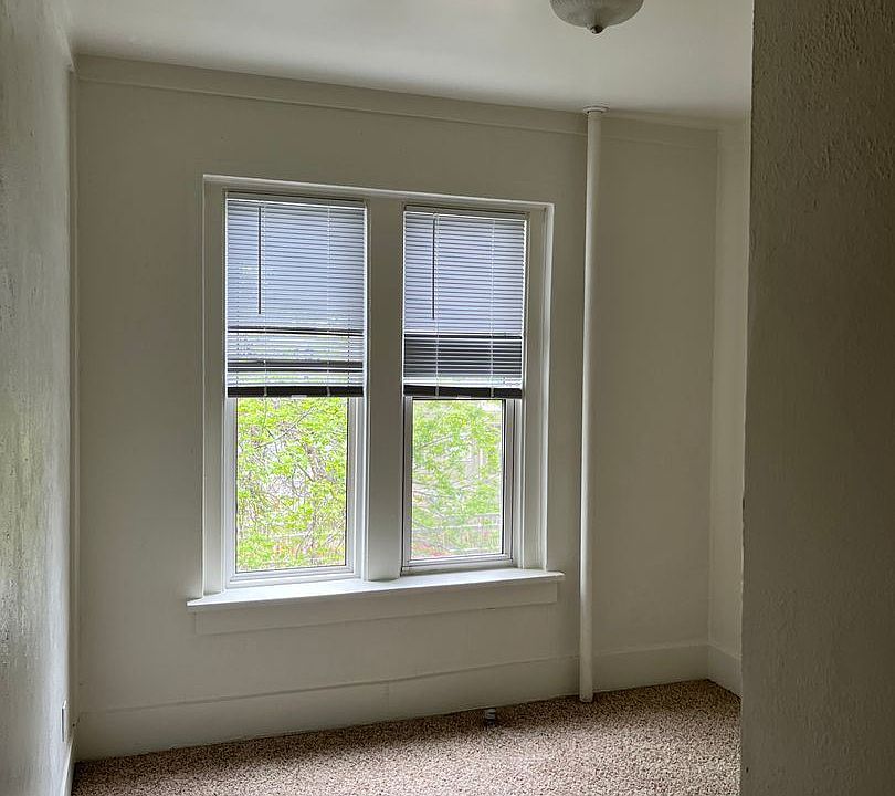 1st image of 116 3rd Ave N APT 306