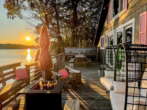421 E Rainbow Lake Dr, Trufant, MI 49347
