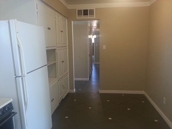 4th image of 3025 N 42nd Ave