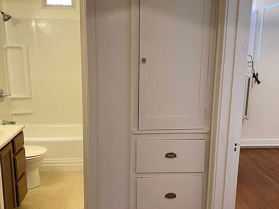 5th image of 212 W Broadway Ave APT 5