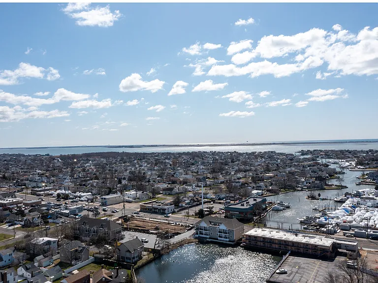 1163 Montauk Hwy #A7 — Photo 9