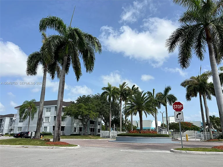 8500 SW 212th St #307 — Photo 45