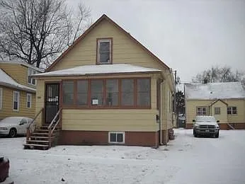 796 Greenbay Ave photo 1