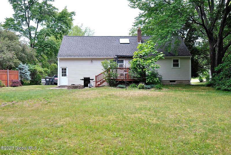 3rd image of 5 Victor Drive
