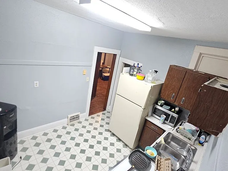 1372 Merryman St — Photo 9