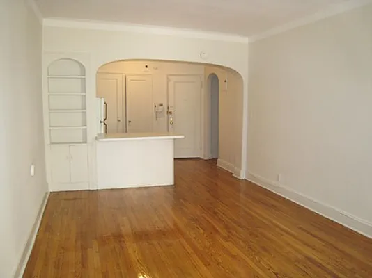 Rented by Metropolitan Equities | media 9