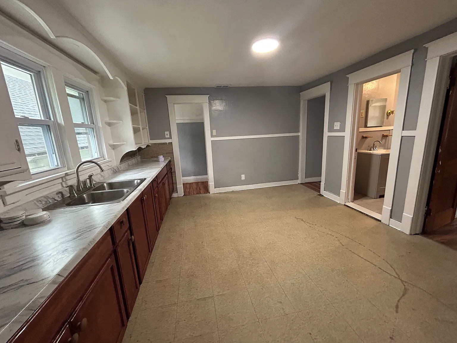 3 bed, 1200 sqft, $1,000 — Photo 4
