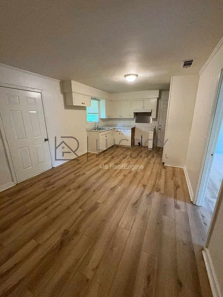 3 bed, 2.0 bath, 1120 sqft, $999 — Photo 4
