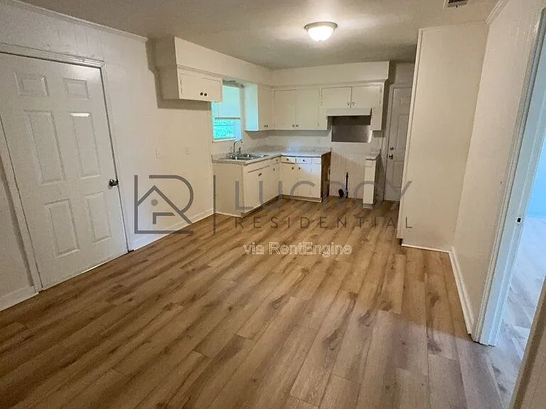 1513 Maria Dr — Photo 4