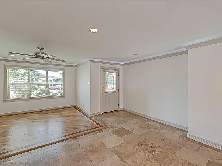 5611 Briarbend Dr — Photo 8
