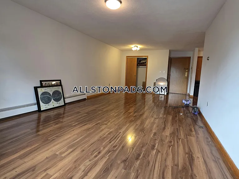 28 Brentwood St #7 — Photo 13