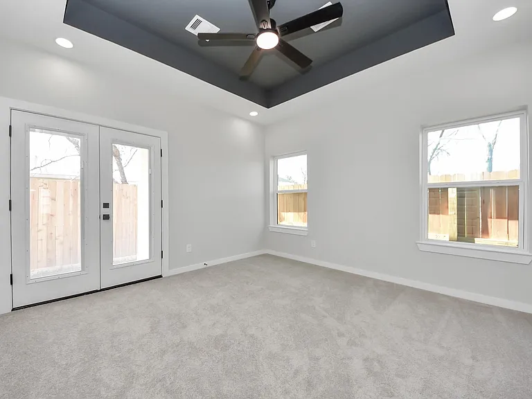9824 Nedwald St — Photo 33