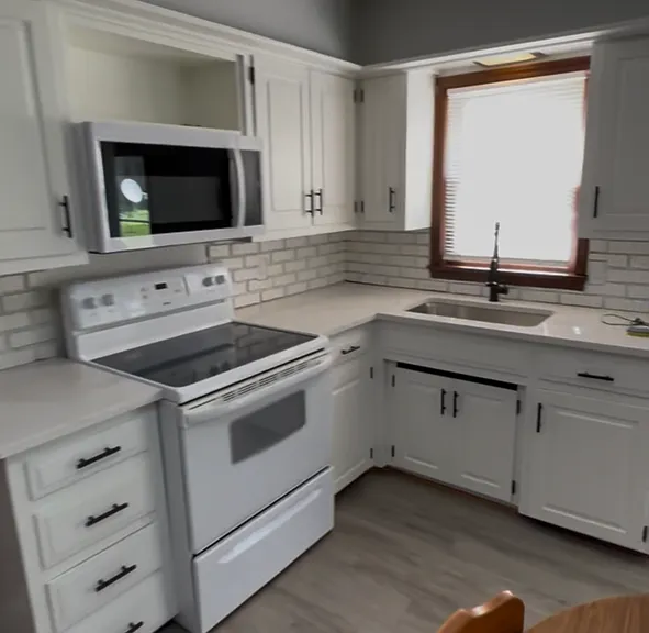 200 N Home Ave — Photo 4