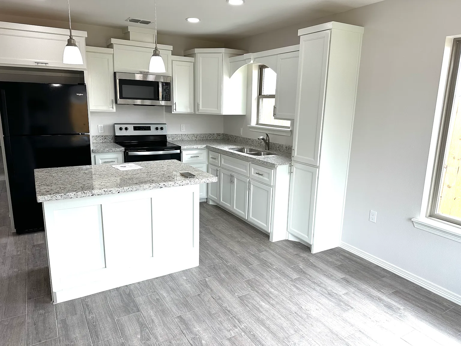 372 Uva Ln — Photo 2