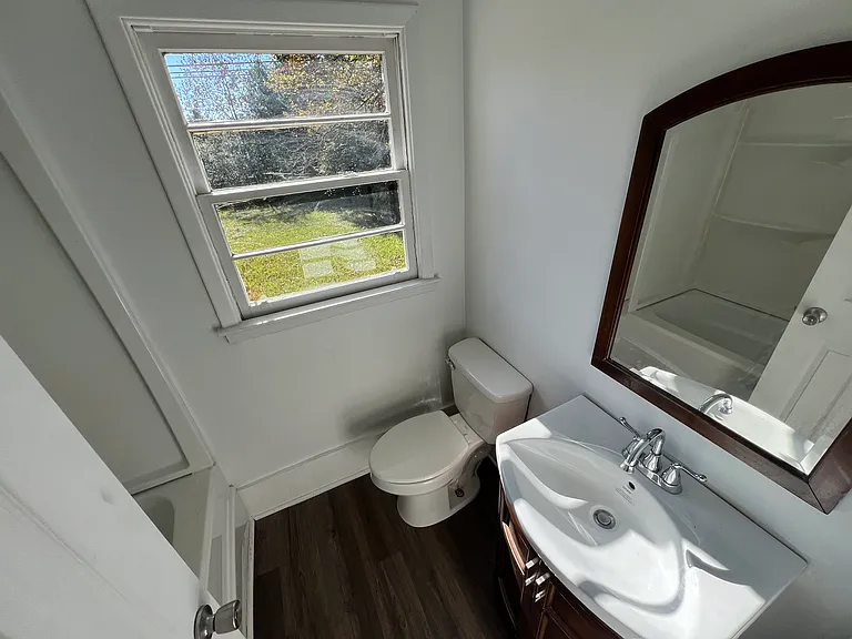 225 Meadowridge Dr — Photo 8