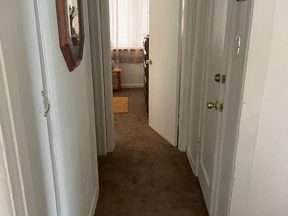1st image of 2611 S King St