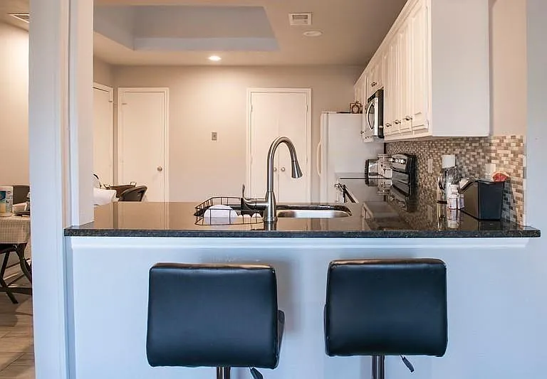 1100 Wimbledon Ln — Photo 3
