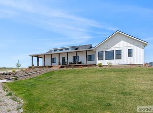 1032 E Butte Rd, Menan, ID 83434