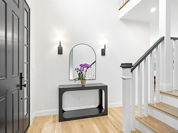 5th image of 217 Greenwich Road