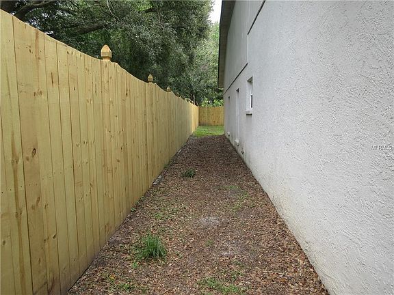 5th image of 4411 Round Lake Ct