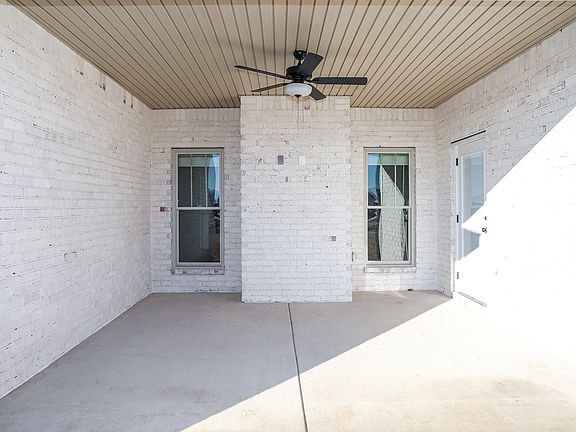 4th image of 113 Woodwinds Ct