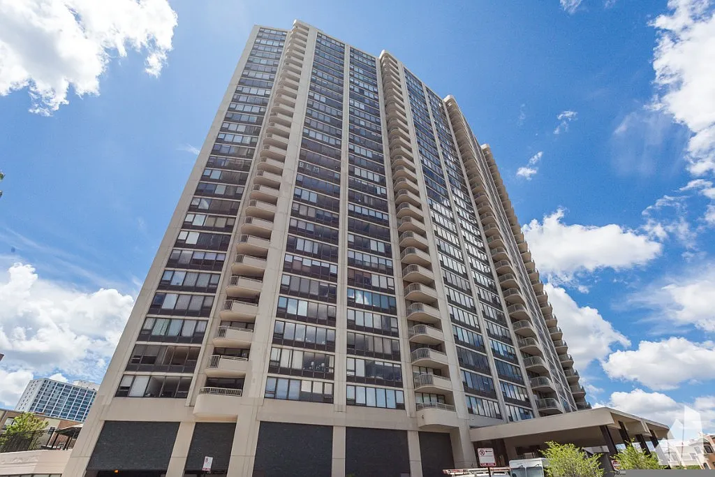 2 bed, 2.0 bath, 1375 sqft, $3,400 — Photo 1