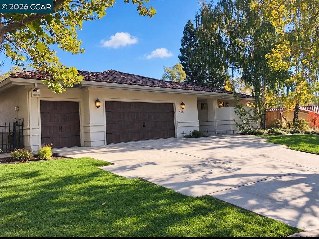 4 bed, 2408 sqft, $6,490 — Photo 2