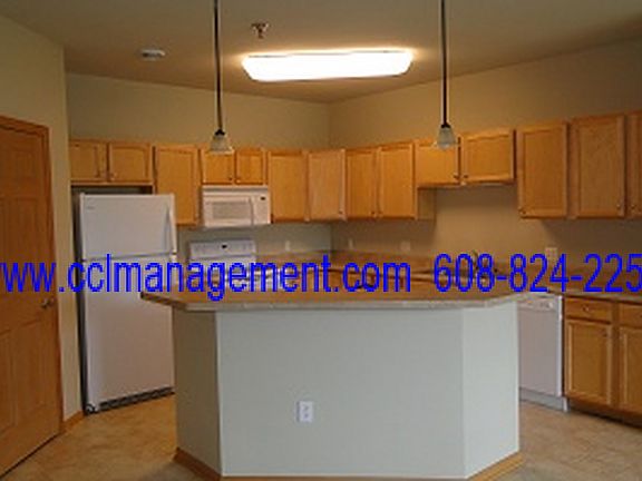 2nd image of 326 E Hill Pkwy Unit 3